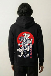 japanischer Tiger-Hoodie mit weißer Tiger und rote Sonne, Rückenansicht des oversize Streetwear-Hoodies