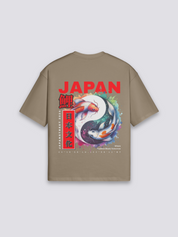japanisches Fisch-T-Shirt mit zwei Koi als Yin-Yang, meditativer Zen-Druck, oversize Baumwolle, Detailansicht des Motivs