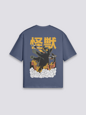 japanisches Kanji T-Shirt mit Kaijū aus Wolken und Schriftzug, kraftvoller Druck, oversize, Detailansicht des Motivs
