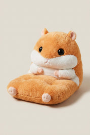 Japanisches Kissen 'Hamusuta' rotbraunes Fell mit weißem Bauch — Plüsch-Bodensessel für Kinder in Hamsterform, Rückenlehne als Kopf und Sitz als Pfoten