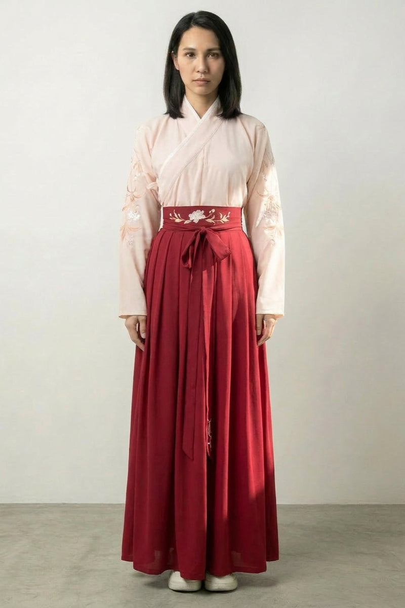 Japanisches Kleid in Übergröße 'Mizuki' – japanisches Damenkleid, Hanfu in Übergröße, rosa Bolero und roter Rock, Vorderansicht