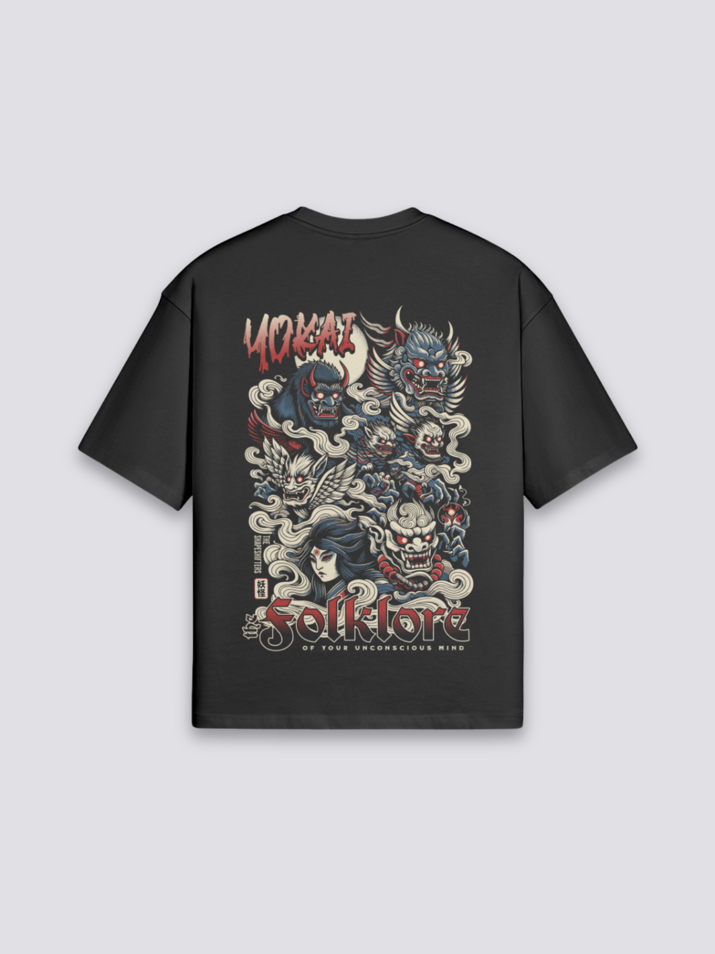 japanisches Kunst-T-Shirt mit Yokai-Collage, Folklore-Bestiarium-Druck, oversize Baumwolle, Rückenansicht mit Rückendruck
