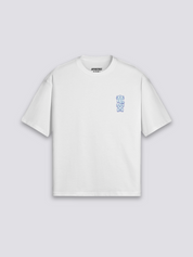 japanisches T-Shirt mit Ryūjin-Meeresdrachen in Wolken, mythologischer Druck, oversize Baumwolle, Gesamtansicht getragen