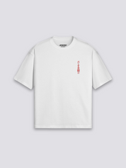 japanisches Ramen T-Shirt mit Ninja-Panda vor dampfender Schale, Street-Food-Druck, oversize, Gesamtansicht getragen