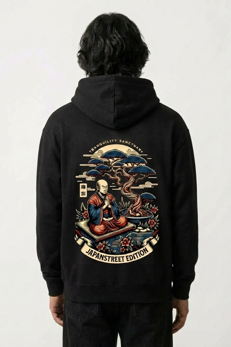 Kapuzenpulli mit japanischem Aufdruck mit Mönch und Bonsai, Rückenansicht des oversize Streetwear-Hoodies
