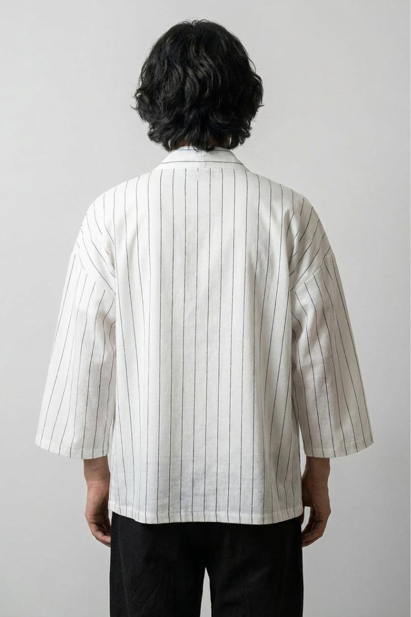 Weißer Kimono für Herren 'Takao' – Studioaufnahme Rückseite