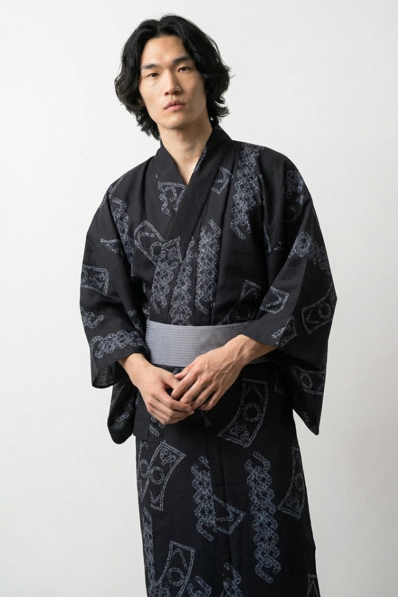 Fashion-Kimono für Herren 'Kumimon' – Studioaufnahme