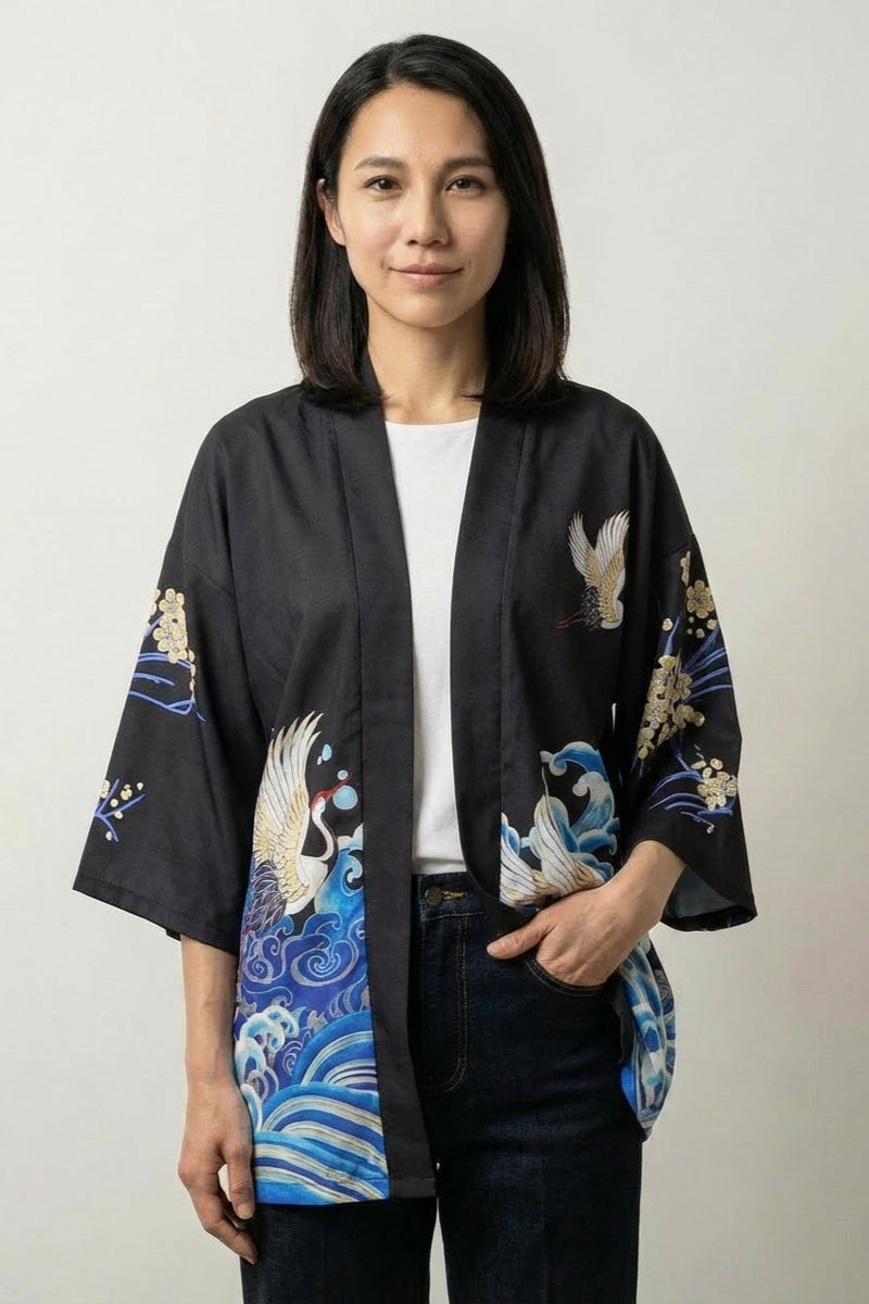 Kimono-Jacke für Damen 'Sanaé', Rückansicht offen getragen – Damen Kimono-Jacke japanischer Haori mit Kranich über Welle