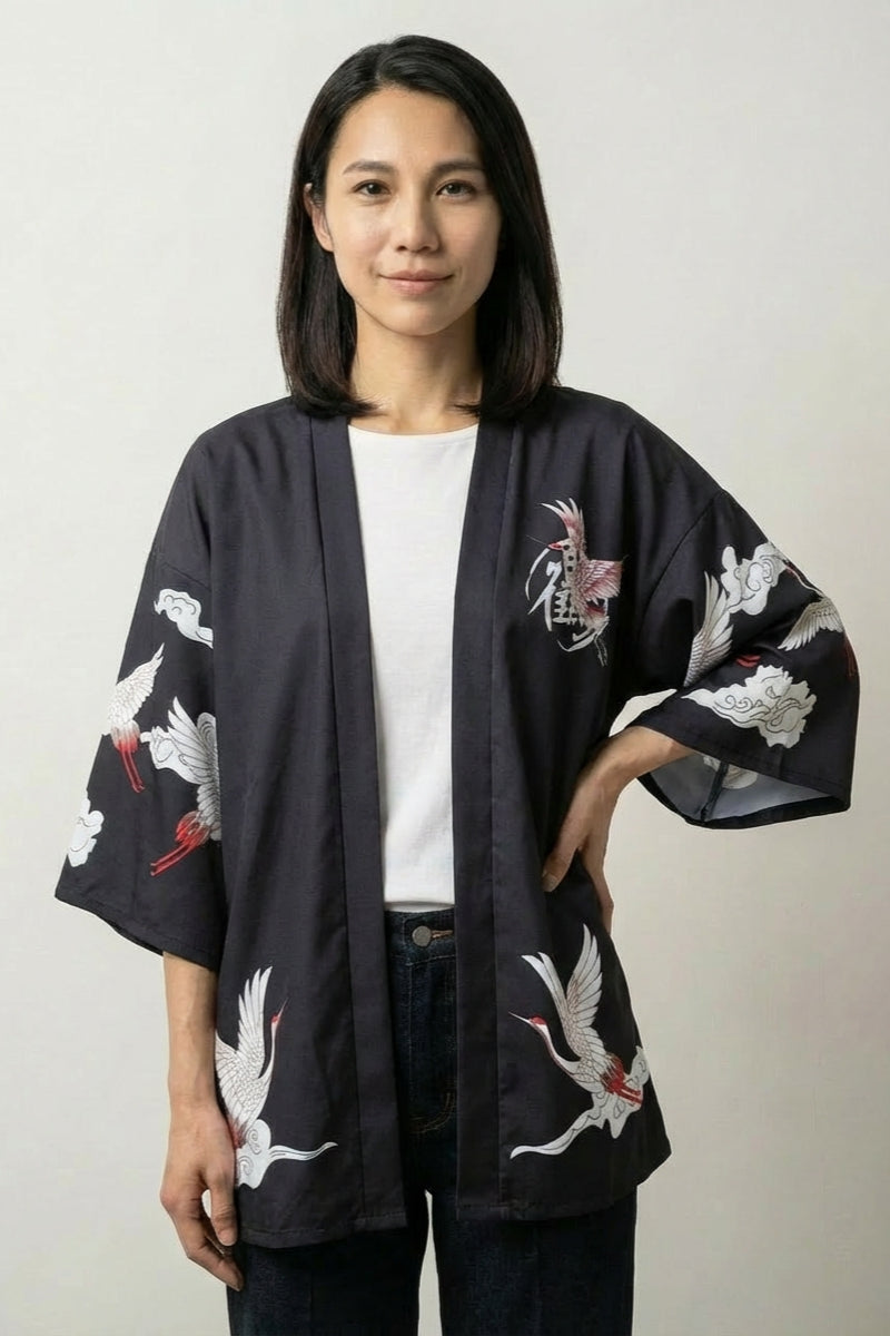 Kimono-Jacke für Frauen 'Haruko' – Damen Kimono-Jacke japanischer Haori mit Kranich-Druck mit Kanji, Vorderansicht