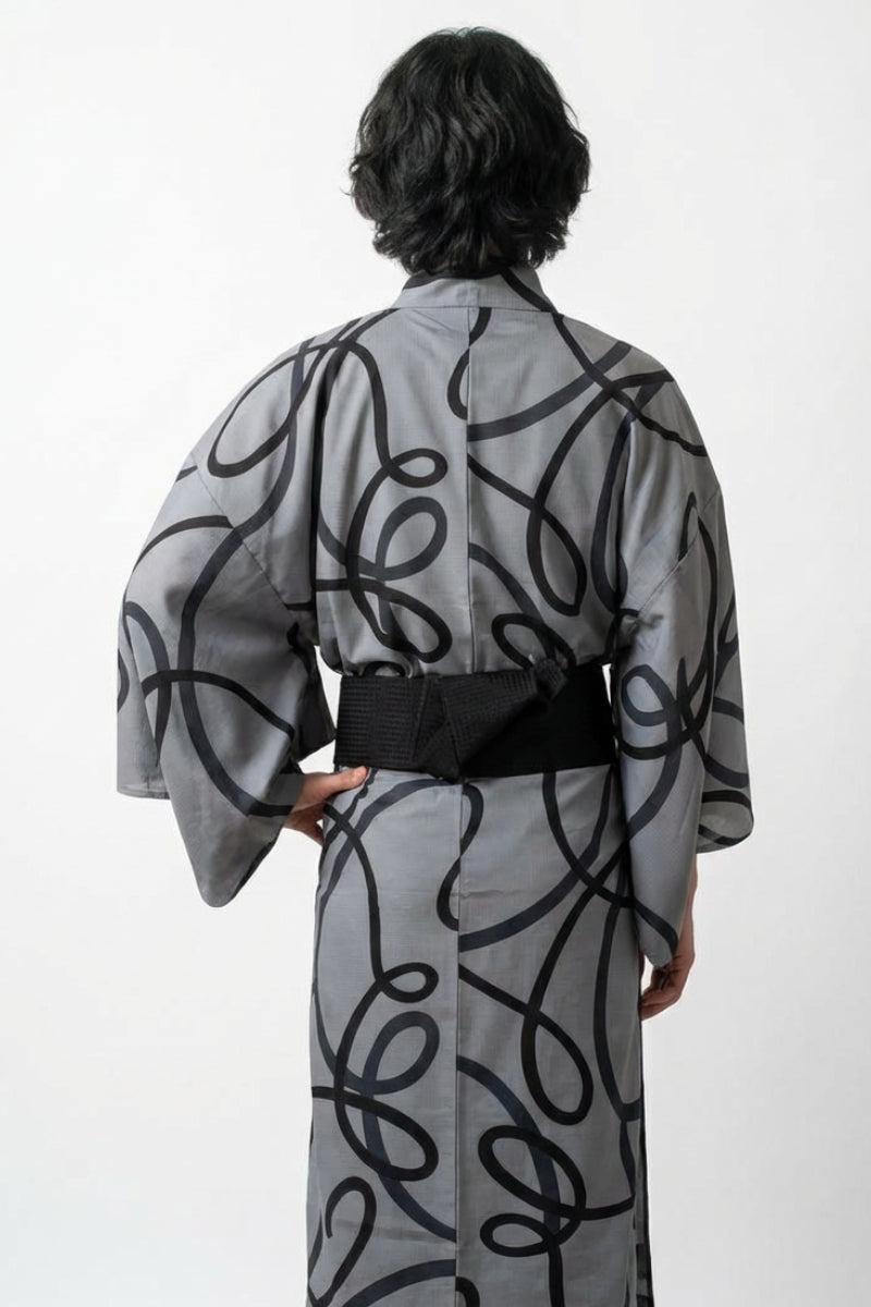 Antiker japanischer Kimono 'Fudegaki' – Studioaufnahme 2