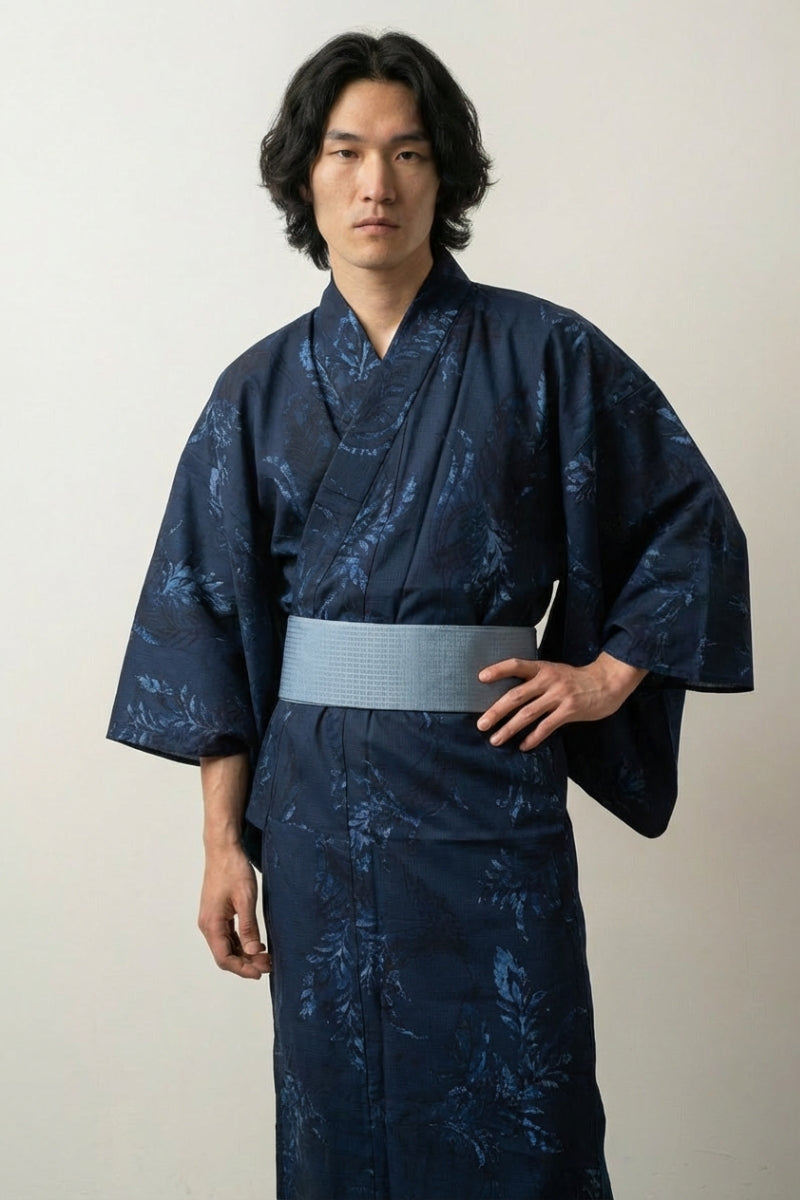 Japanischer Kimono für Herren 'Aionami' – Studioaufnahme