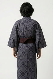 Kimono mit japanischem Muster 'Hanamon' – Studioaufnahme 2