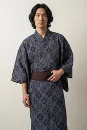 Kimono mit japanischem Muster 'Hanamon' – Studioaufnahme