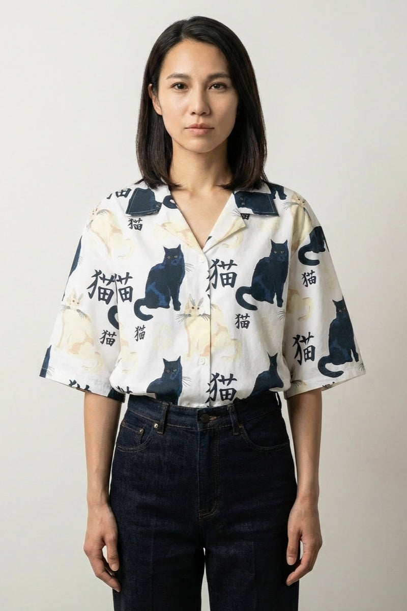 Kimono-Oberteil für Damen 'Masako', Rückansicht offen getragen – Damen Kimono-Jacke japanischer Haori mit Katzen und Kanji