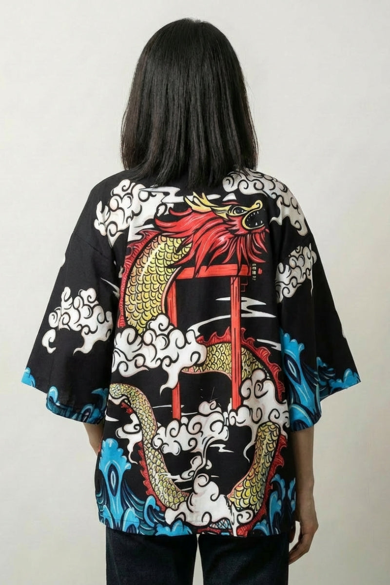 Kimono-Strickjacke für Damen 'Saori', Detailaufnahme Druckmotiv – Damen Kimono-Jacke japanischer Haori mit Koi-Karpfen-Motiv