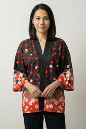 Kitsune-Kimono 'Hirokomi Yubesa' – Damen Kimono-Jacke japanischer Haori mit Kirschblüten-Verlauf, Vorderansicht