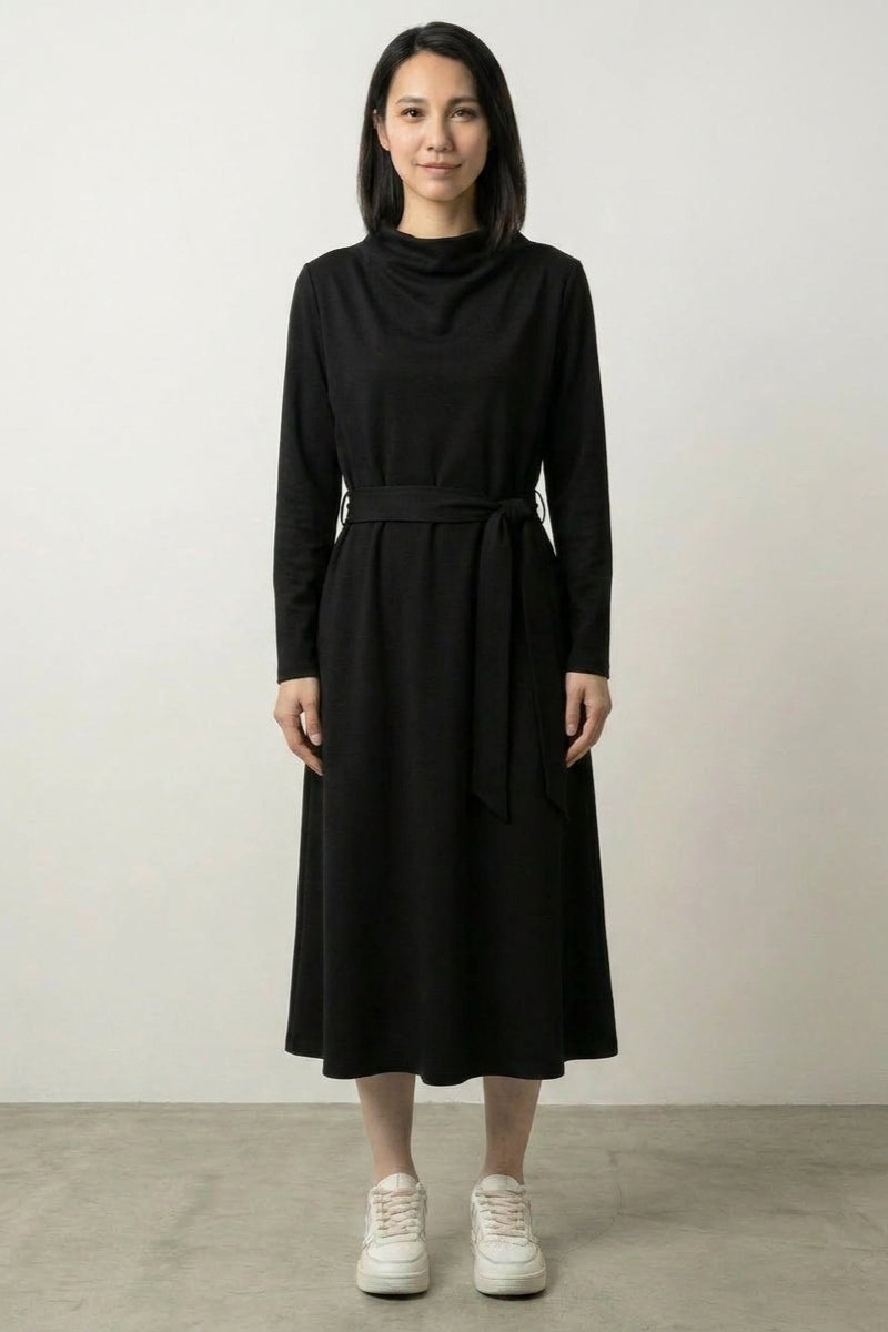 Kleid im Japanischen Stil 'Akiko' – japanisches Damenkleid, minimalistisches Kleid mit Wasserfallkragen, Rückansicht