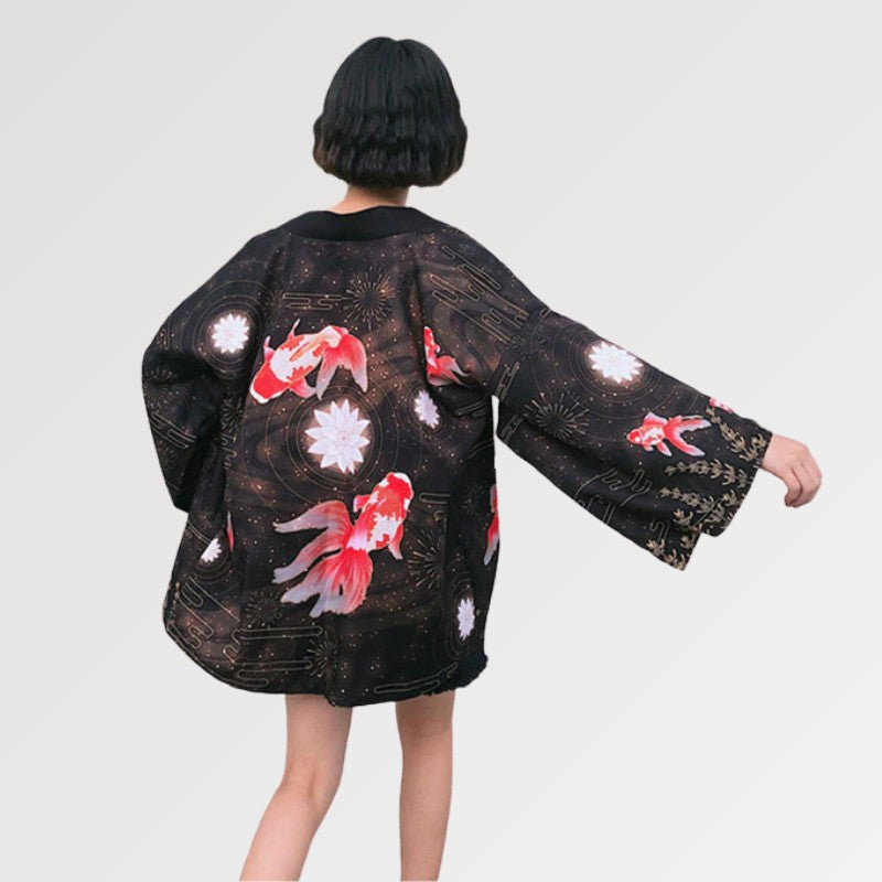 Koi Fisch Kimono 'King Ranchu x Lotus' – Kimono im traditionellen japanischen Stil für Herren und Damen