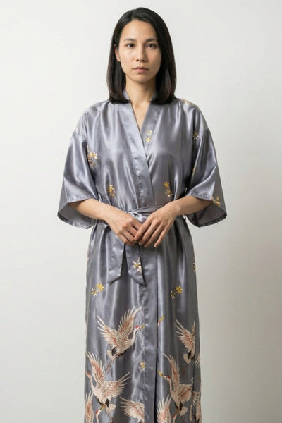 Langer japanischer Kimono-Pyjama Grau