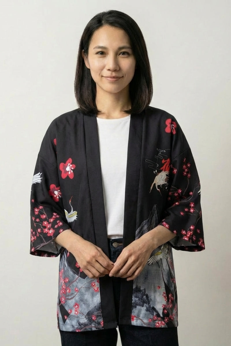 Leichte Kimono-Jacke 'Edo', Rückansicht offen getragen – Damen Kimono-Jacke japanischer Haori mit Pflaumenblüten-Druck