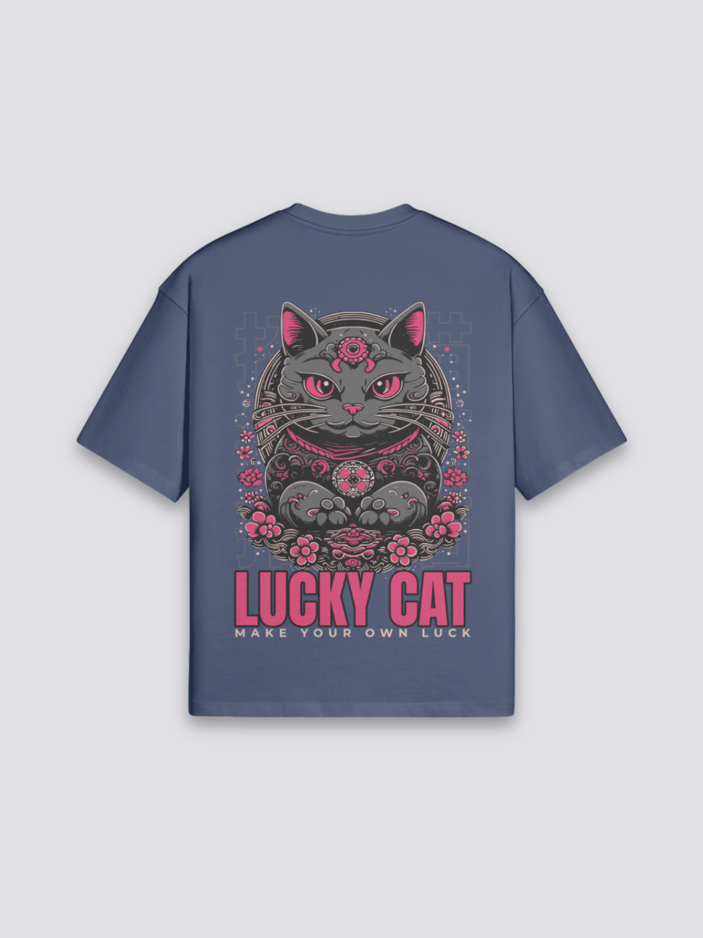 Maneki Neko T-Shirt mit Lucky-Cat-Glückskatze, japanischer Wohlstands-Druck, oversize Baumwolle, Nahaufnahme des Drucks