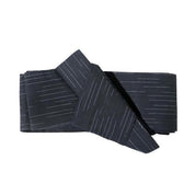 Obi-Gürtel für Männer Fukuoka – japanischer Obi-Gürtel, marineblauer Herren-Kakuobi mit Slub-Webung, Detailaufnahme