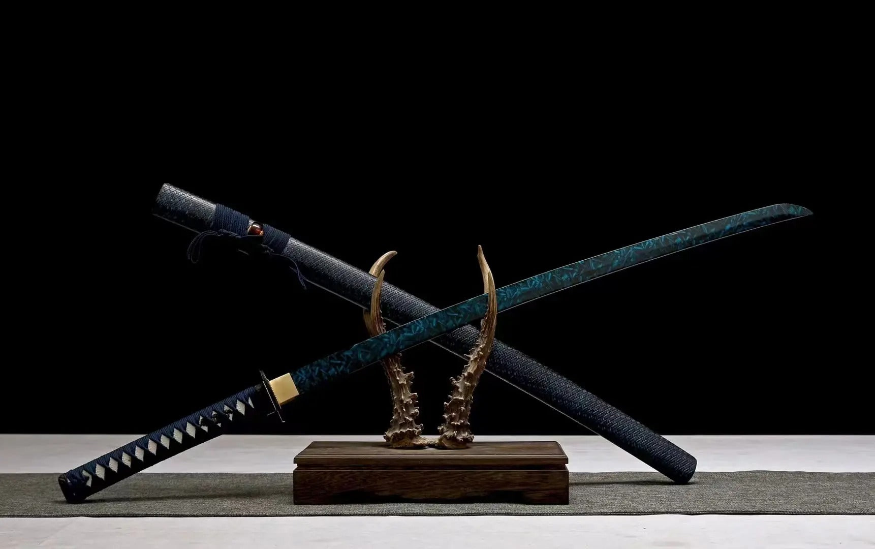 Blaue Klinge Katana – Detail: scharfe Klinge, Katana japanischen Stil