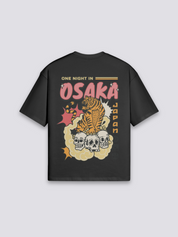 Osaka T-Shirt mit Tiger und Schädel, nächtlicher Kansai-Druck, oversize Baumwolle Streetwear, seitliche Ansicht
