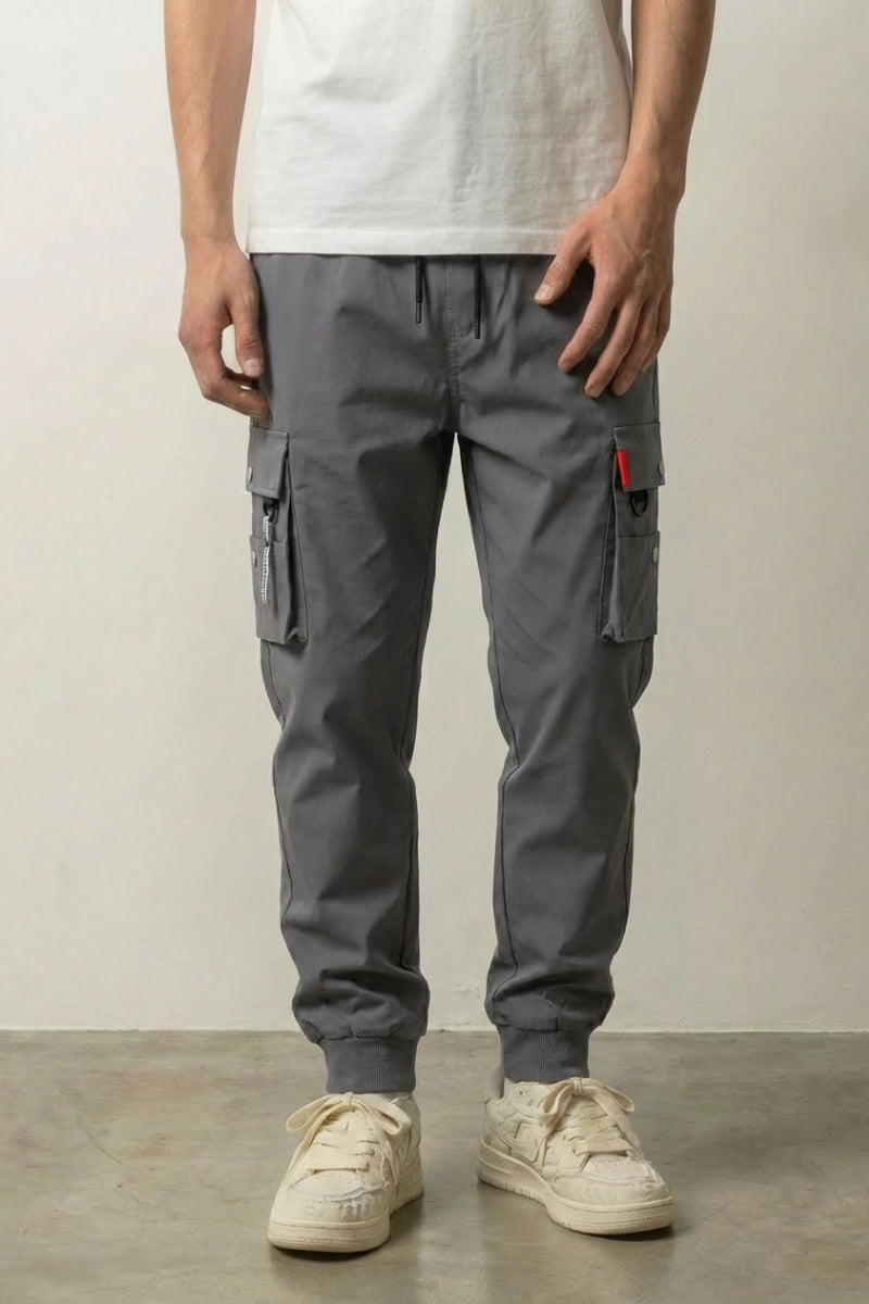 Pantalon Streetwear Gris 'Techwear' – Studioaufnahme