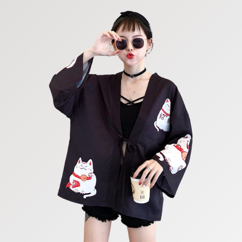 Rosa Kimono-Strickjacke 'Maneki Neko' – mit Obi: detailreicher Kimono im japanischen Stil