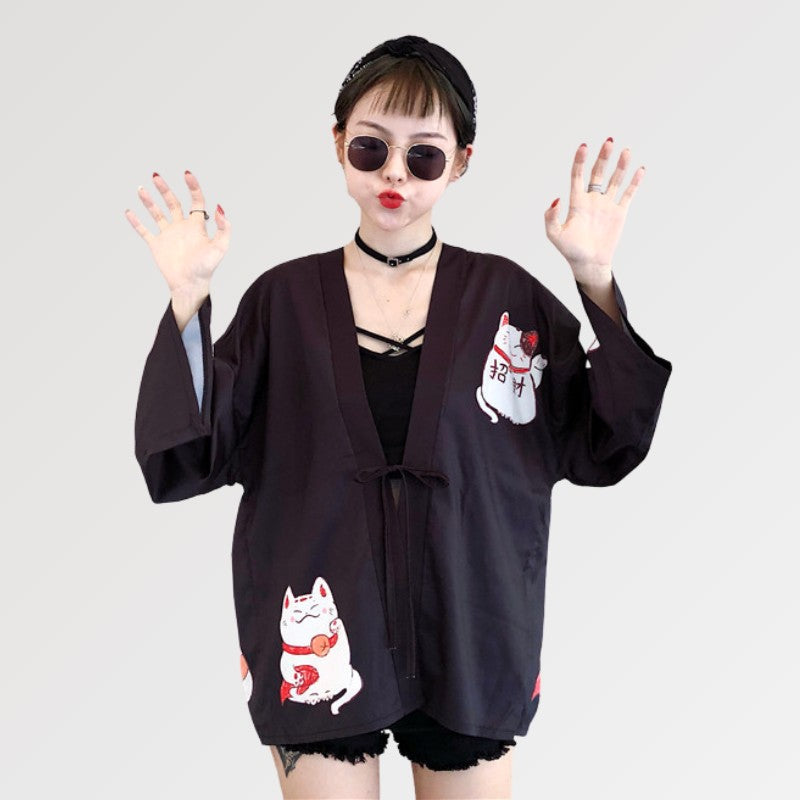 Rosa Kimono-Strickjacke 'Maneki Neko' – Nahaufnahme Kimono mit japanischem Motiv