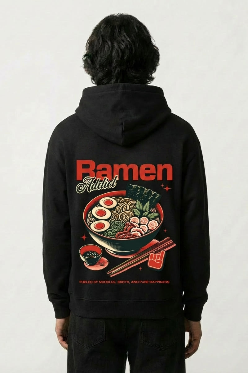 Ramen-Hoodie mit Nudelschale und Stäbchen, Rückenansicht des oversize Streetwear-Hoodies