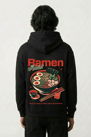 Ramen-Hoodie mit Nudelschale und Stäbchen, Rückenansicht des oversize Streetwear-Hoodies