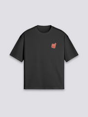 Ramen T-Shirt mit dampfender Nudelschale, japanischer Street-Food-Druck, oversize Baumwolle, Gesamtansicht getragen