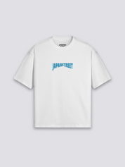 Retro Gaming T-Shirt mit 8-Bit-Spielhalle, nostalgischer Pixel-Druck, oversize Baumwolle, Gesamtansicht getragen