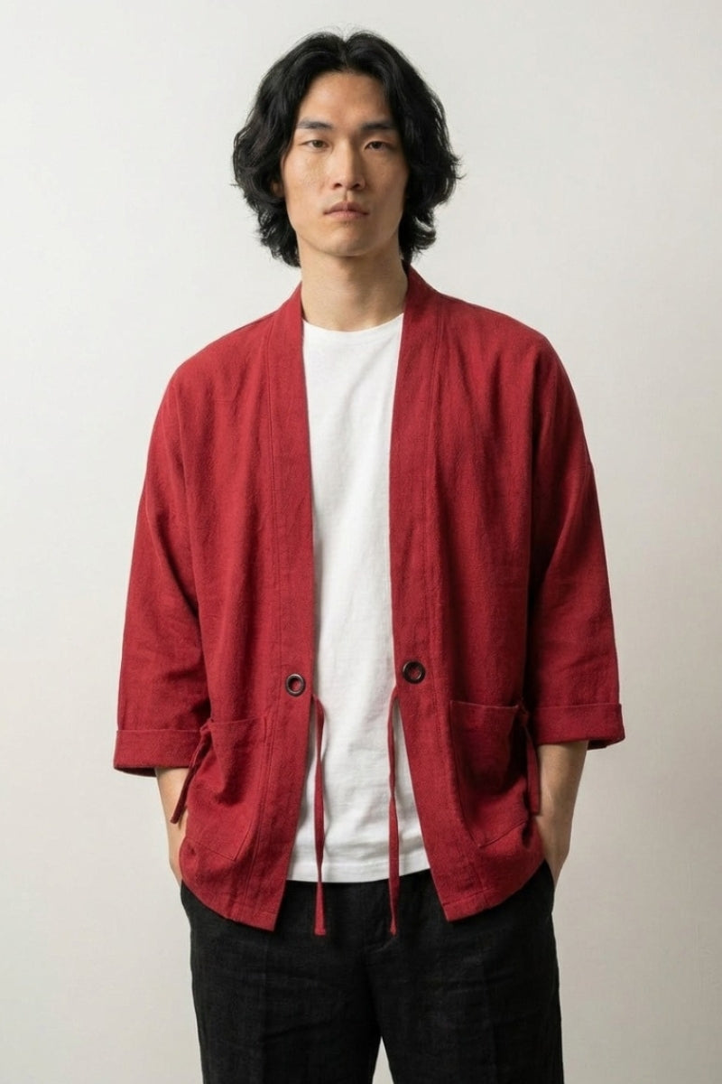 Roter Herren-Kimono Yuudai, Ziegelrot matt, japanisches Statement-Haori Vorderansicht