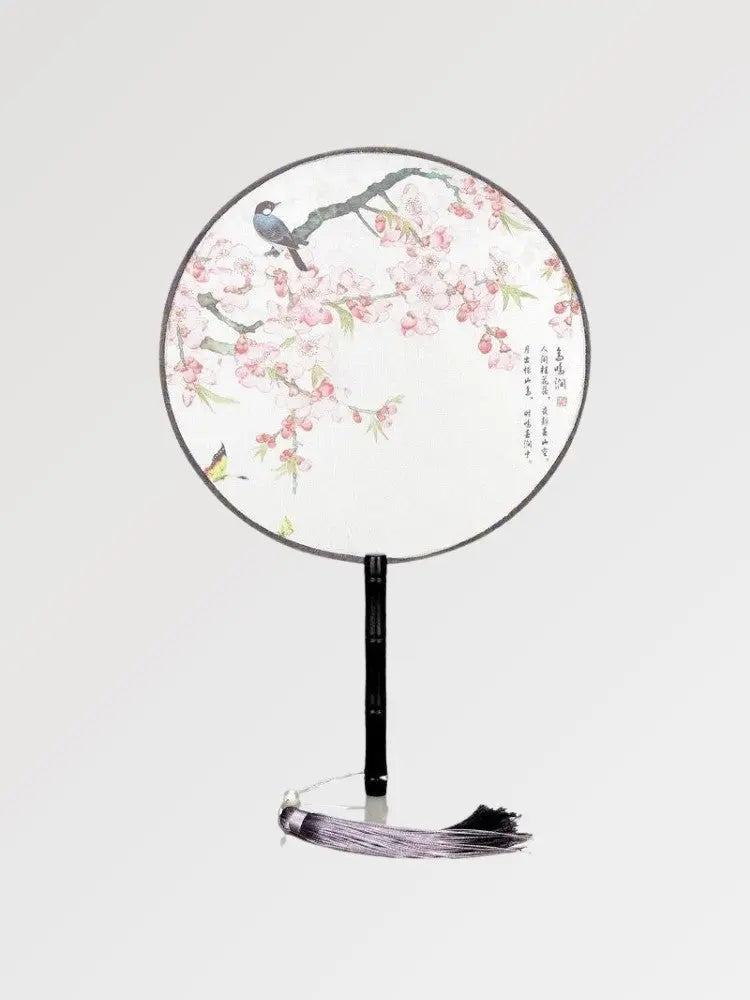 Runder weißer japanischer Fächer Kiyosu – japanischer Fächer, runder weißer Uchiwa mit Sakura und Vogel, entfaltete Ansicht