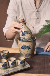 Japanisches Sake Set aus Steinzeug mit Tokkuri-Flasche und Ochoko-Bechern