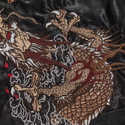Sukajan mit zwei gespiegelten Drachen auf Schwarz, Rippbündchen-Detail