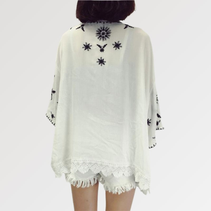 Kurzer Spitzen-Kimono 'FLKD' – Detail: lange Ärmel, Kimono japanischen Stil
