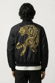 Mythischer Tiger Aviator-Bomber aus Leder – Stickerei Rückseite