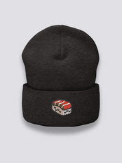 Sushi-Beanie – Beanie, gesticktes Lachs-Nigiri in Großaufnahme, Rückansicht