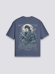 T-Shirt mit japanischer Schrift, Shodo-Kalligrafie und Samurai, oversize Baumwolle Streetwear, seitliche Ansicht