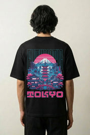 Tokio T-Shirt mit Pagode, Berg Fuji und Neon-Architektur, retrofuturistischer Druck, oversize, Vorderansicht