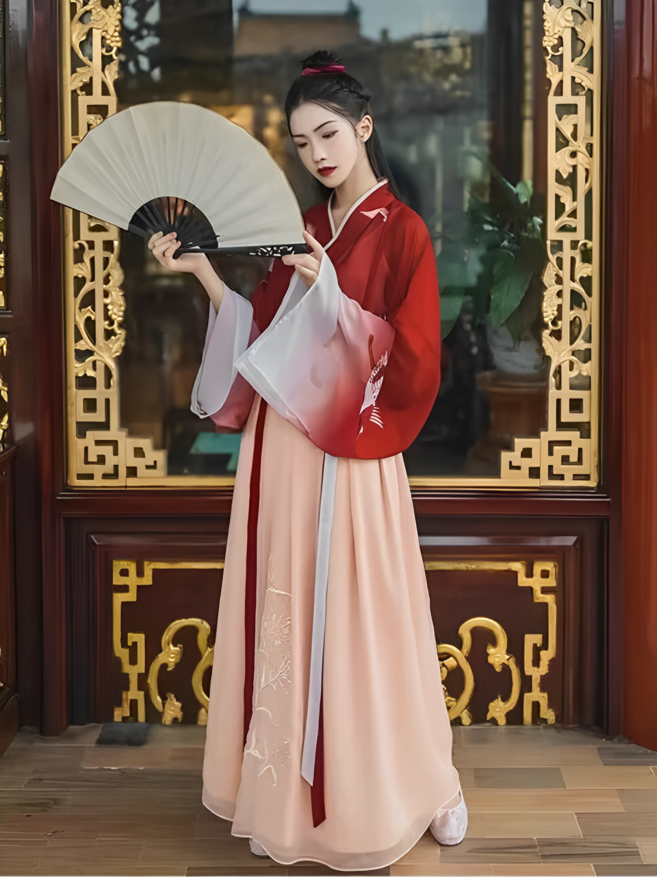 Traditionelles japanisches Kleid 'Madoka' – japanisches Gewand, Kimono im japanischen Design