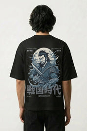 T-Shirt mit japanischer Schrift - かくこと – Studioaufnahme