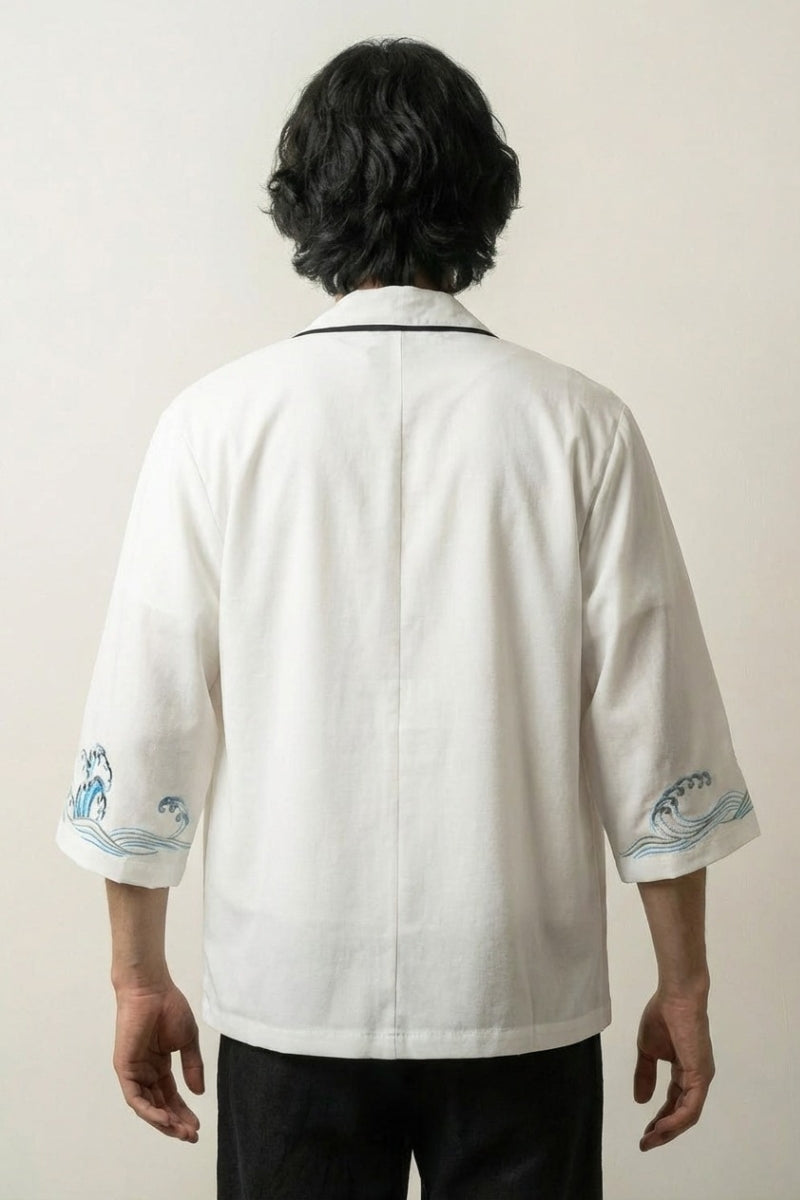Weißer Kimono-Cardigan 'Kanagawa' – Studioaufnahme Rückseite