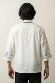 Weißer Kimono-Cardigan 'Kanagawa' – Studioaufnahme Rückseite