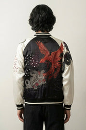 Japanische Sukajan-Souvenirjacke mit herabstoßendem rotem Adler, Rückenansicht der Stickerei
