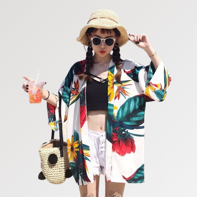 Weißer Kimono mit Blumenmuster 'Tropical' – japanisches Gewand, Kimono im japanischen Design